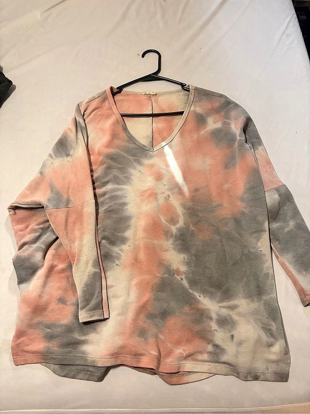 Be Stage Boutique Tie-Dye Long Sleeve Top in Pink & Gray